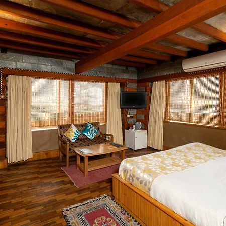 Shobla Kaathkuni Royale Hotel Kullu Exterior photo
